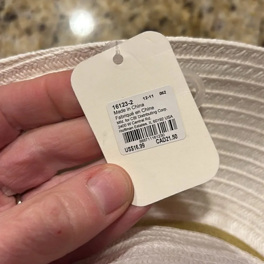 NWT Claire unicorn 🦄 sun hats